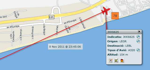 Avin aproximndose al aeropuerto de Barcelona-El Prat para aterrizar en la tercera pista, en configuracin este, sobrevolando dentro del horario nocturno y con un elevadsim impacto acstico (8 Noviembre 2011 - 23:45h)